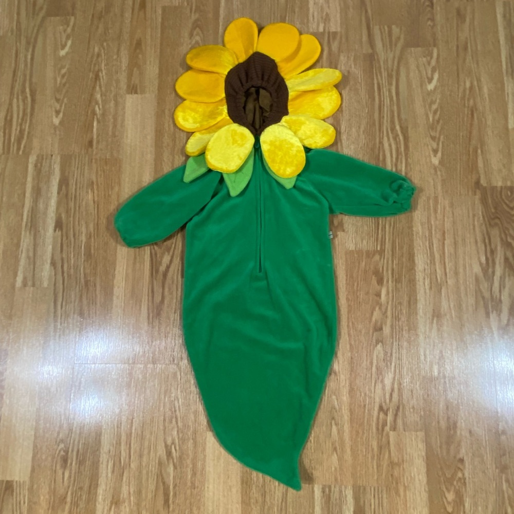 Baby sunflower Halloween costume size 0/6 months